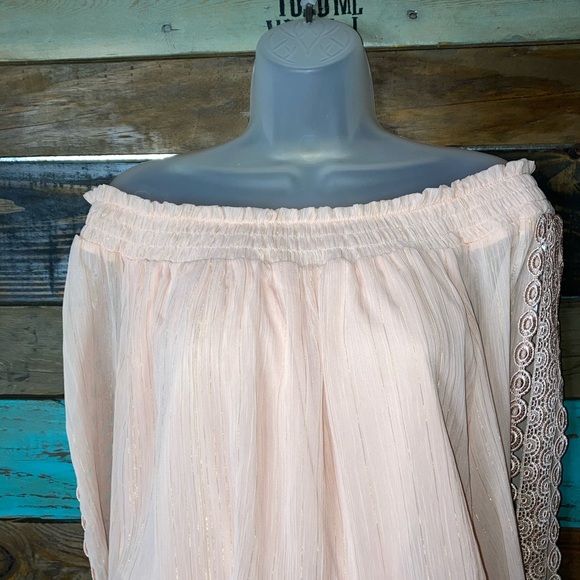 XOXO Smocked Waist Bell sleeves blouse M - Picture 5 of 16